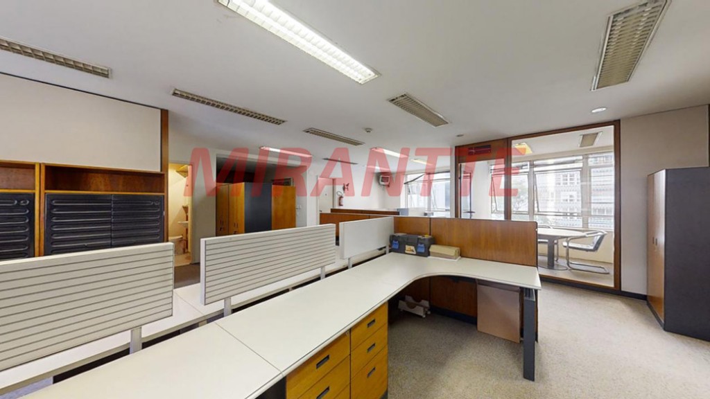 Conjunto comercial em Pinheiros