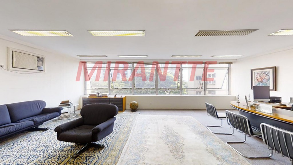 Conjunto comercial em Pinheiros
