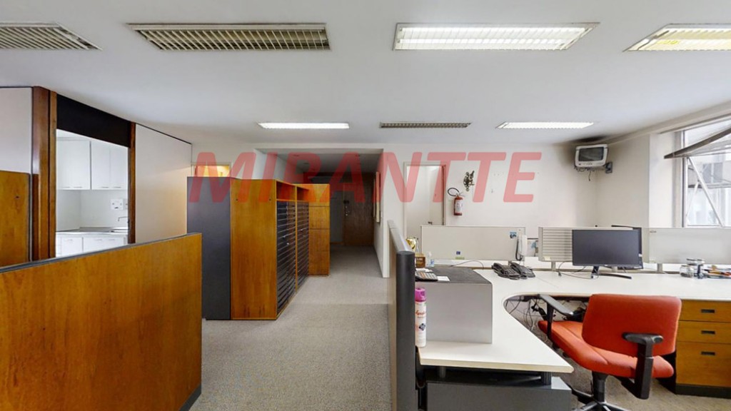 Conjunto comercial em Pinheiros