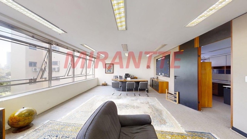 Conjunto comercial em Pinheiros