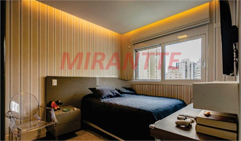 Apartamento de 278m² com 4 quartos em Moema