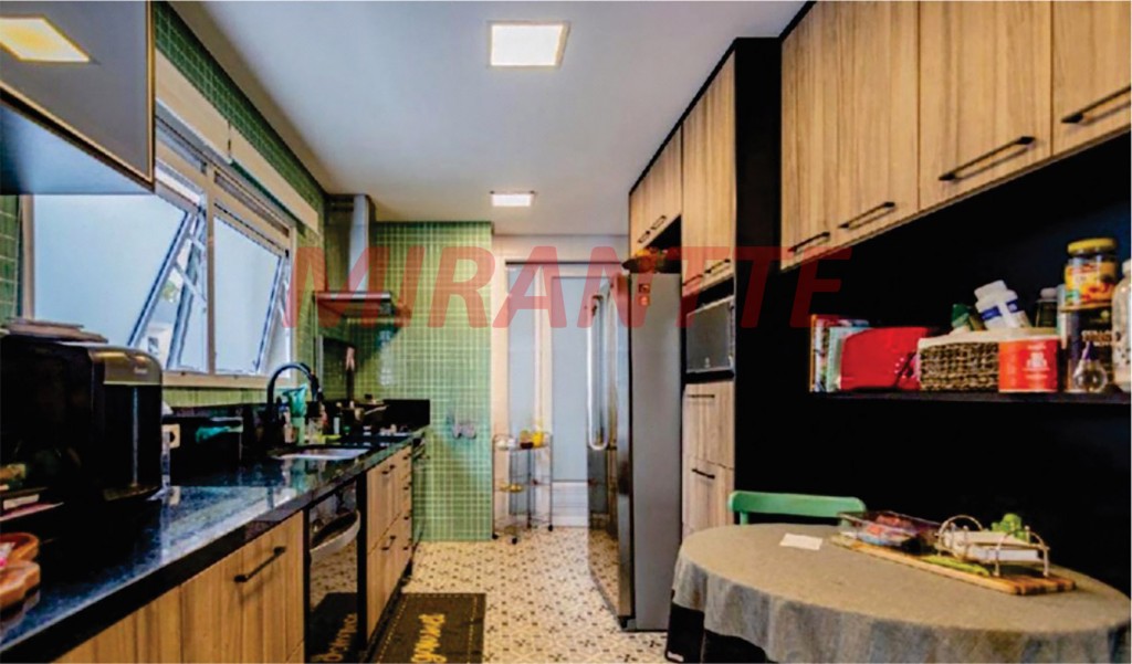 Apartamento de 278m² com 4 quartos em Moema
