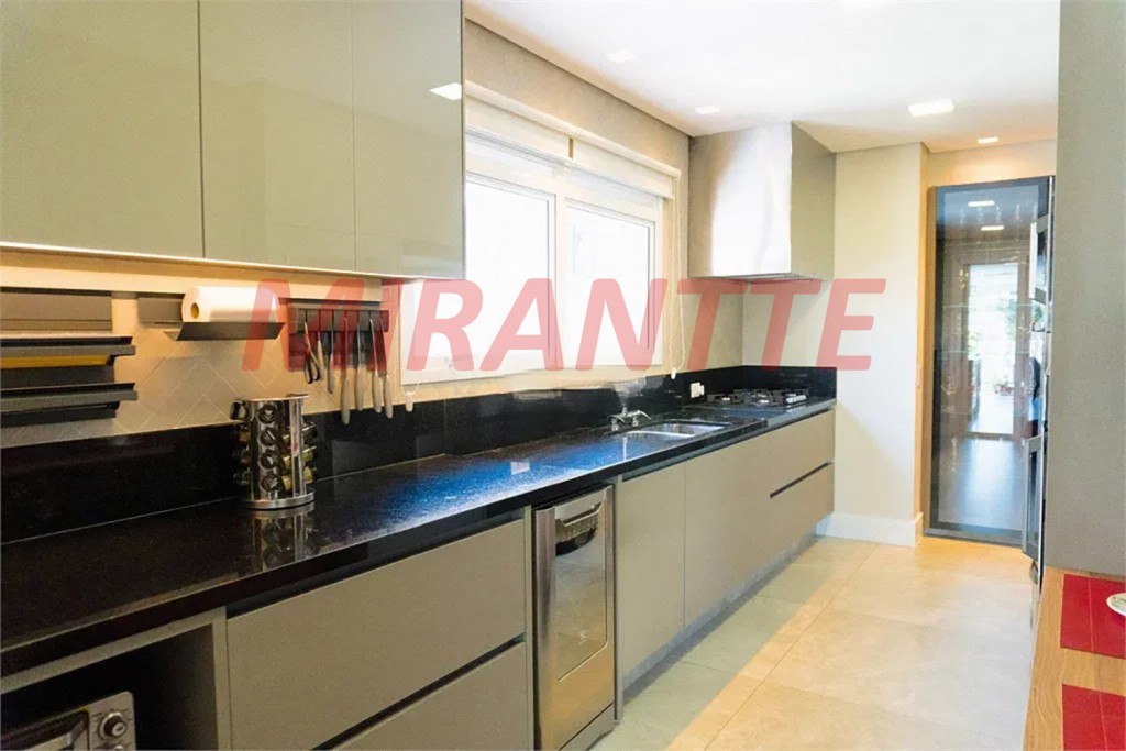 Apartamento de 278m² com 4 quartos em Moema