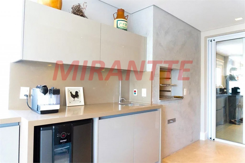 Apartamento de 278m² com 4 quartos em Moema