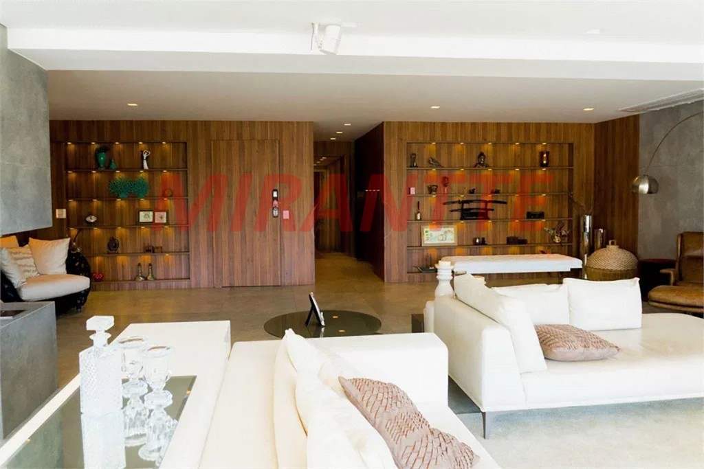 Apartamento de 278m² com 4 quartos em Moema