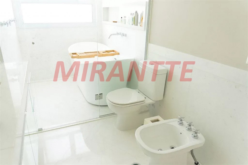 Apartamento de 278m² com 4 quartos em Moema