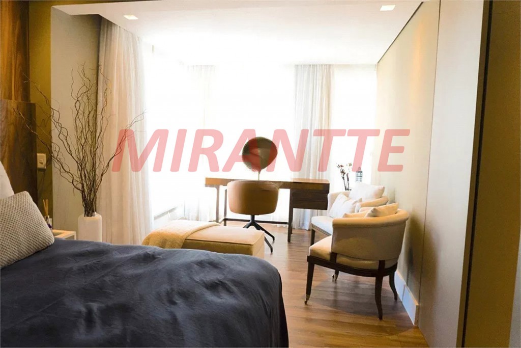 Apartamento de 278m² com 4 quartos em Moema
