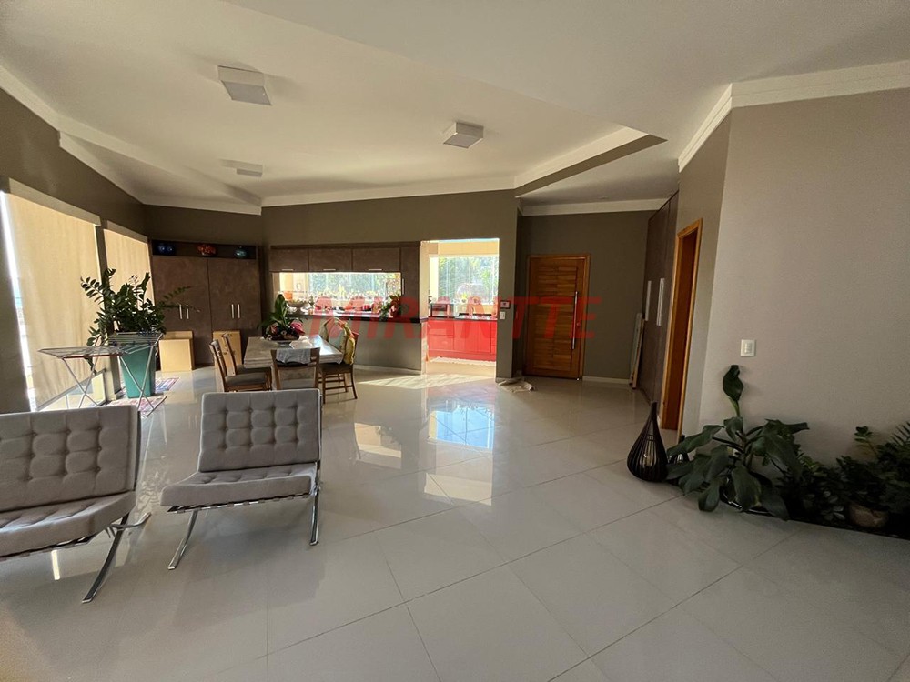 Sobrado de 380m² com 3 quartos em Serra Da Cantareira