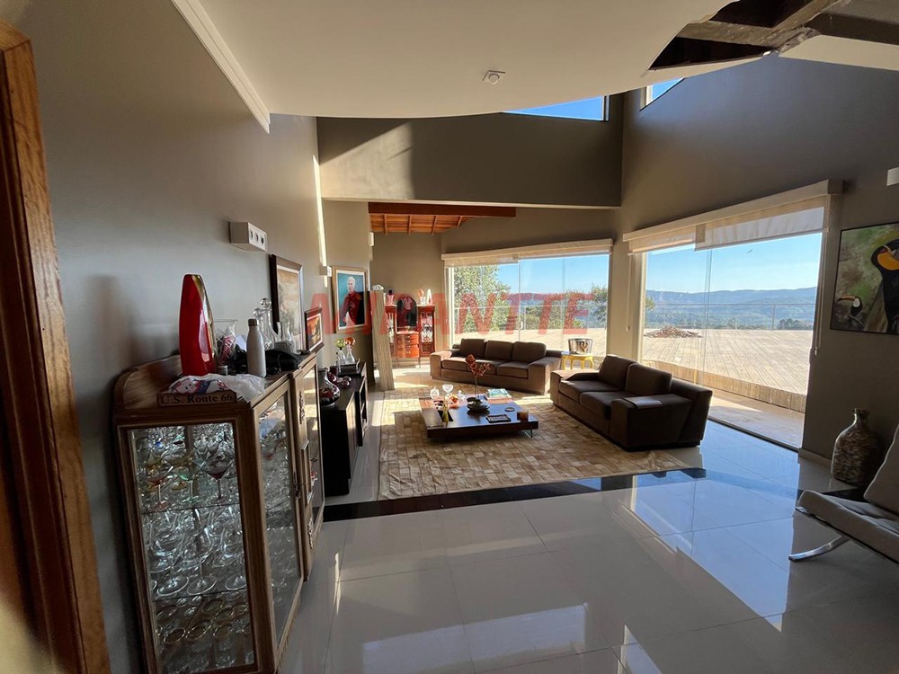 Sobrado de 380m² com 3 quartos em Serra Da Cantareira