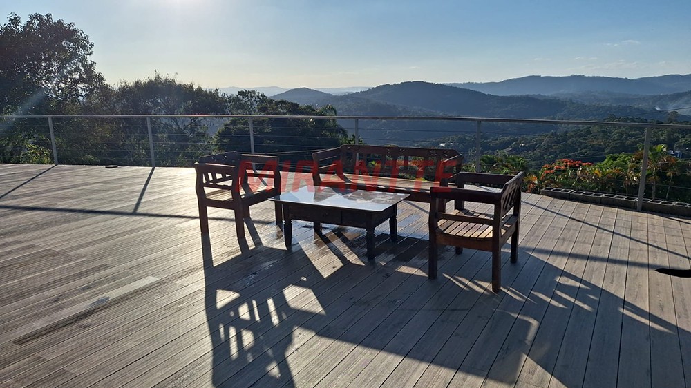 Sobrado de 380m² com 3 quartos em Serra Da Cantareira