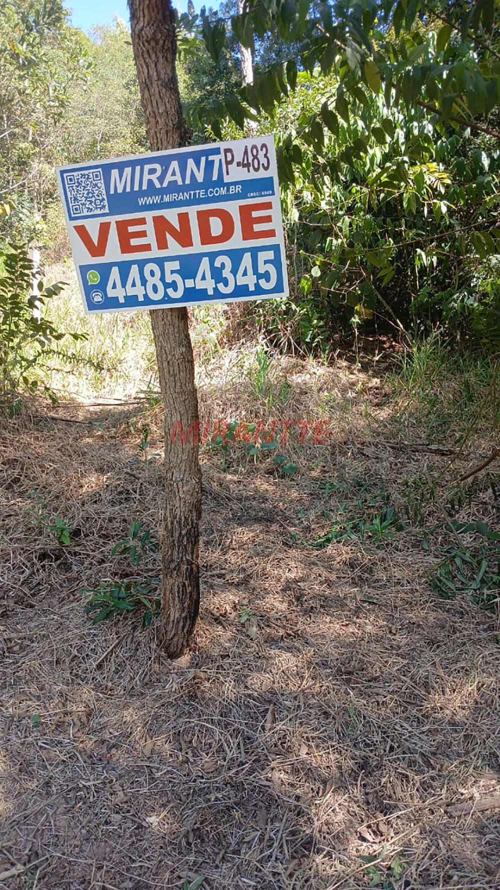 Terreno de 1.176m² em Serra Da Cantareira