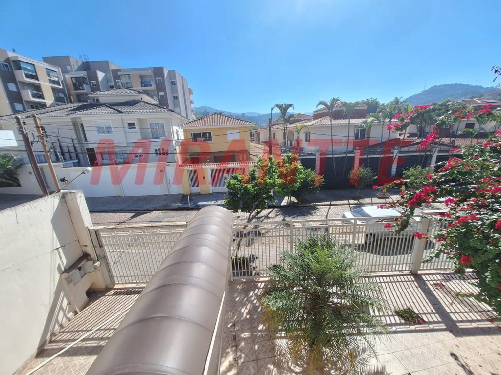 Sobrado de 252m² com 4 quartos em Tremembe