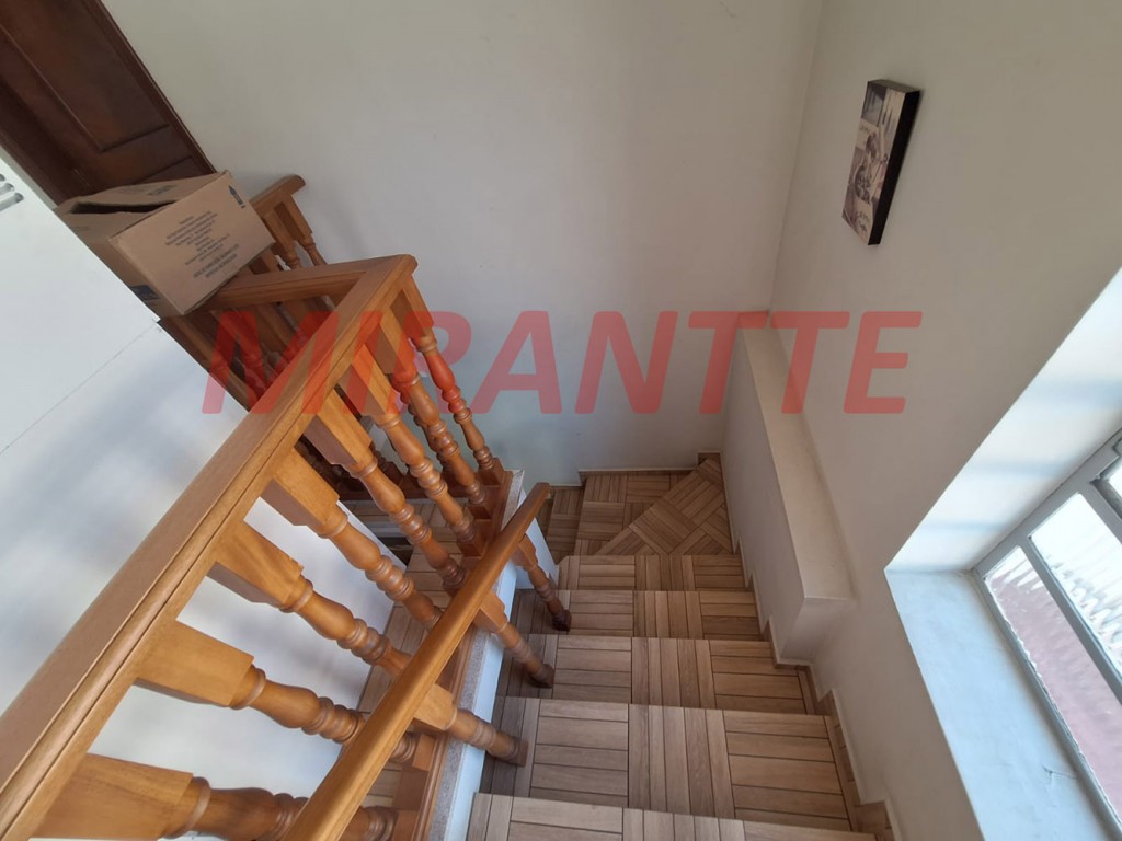 Sobrado de 252m² com 4 quartos em Tremembe