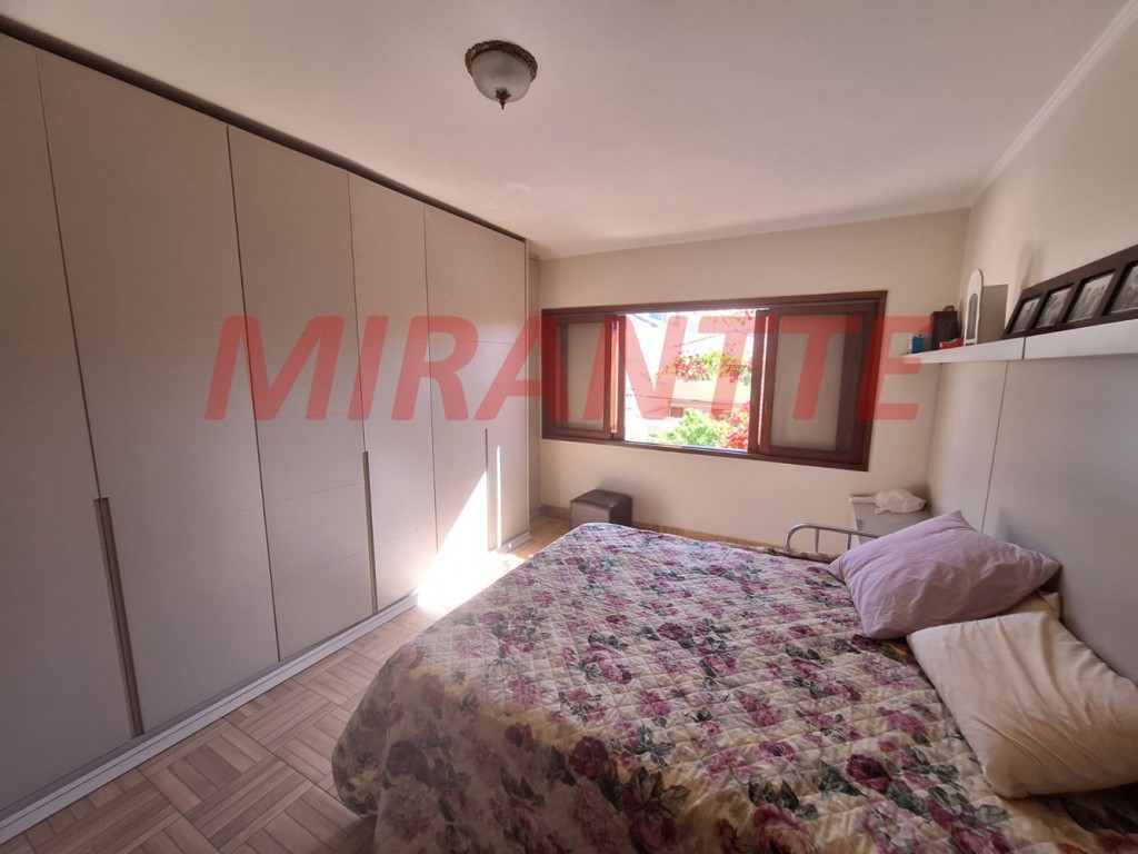 Sobrado de 252m² com 4 quartos em Tremembe