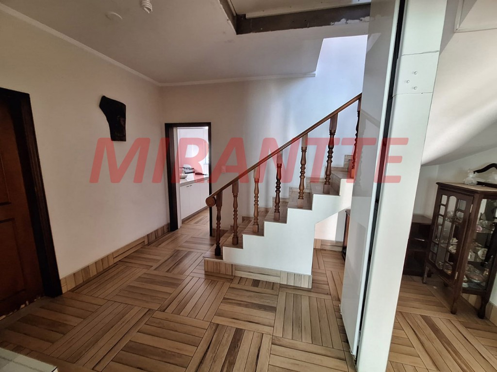 Sobrado de 252m² com 4 quartos em Tremembe
