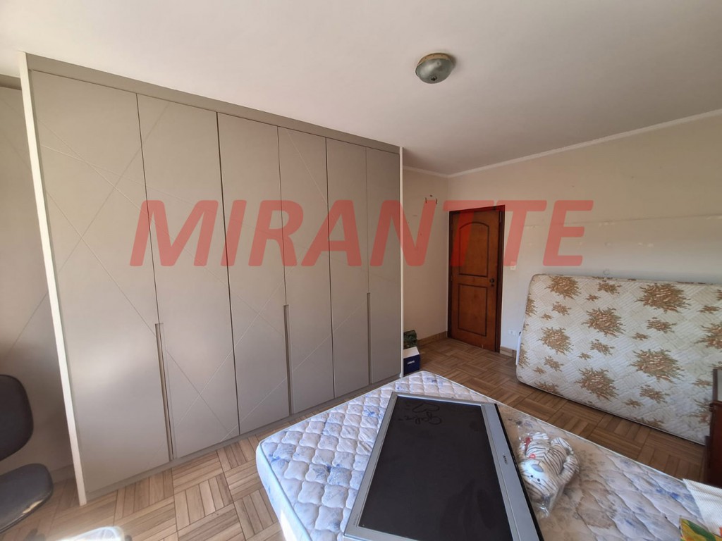 Sobrado de 252m² com 4 quartos em Tremembe