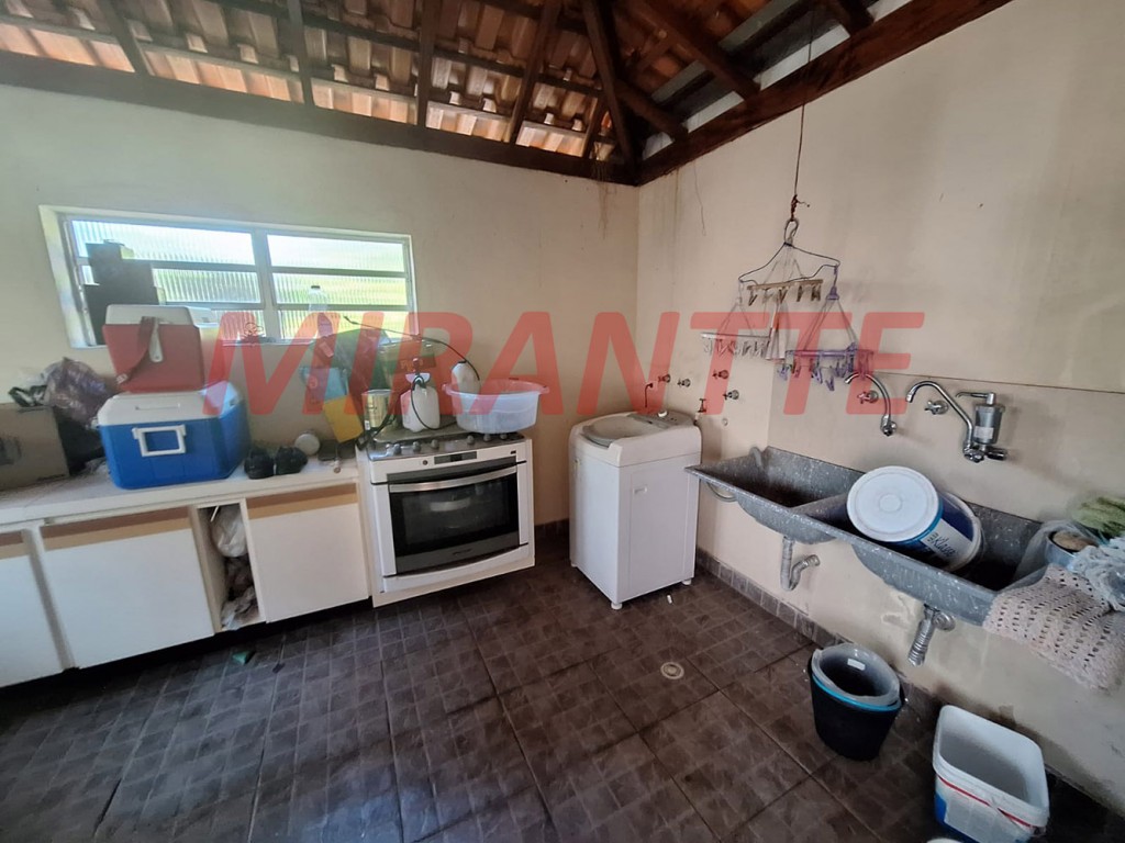 Sobrado de 252m² com 4 quartos em Tremembe