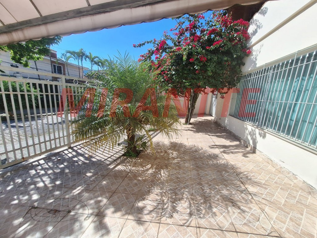 Sobrado de 252m² com 4 quartos em Tremembe