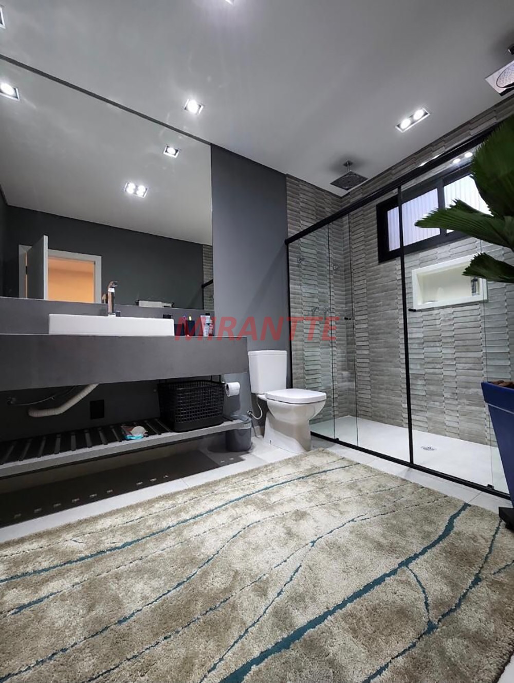 Cond. fechado de 330m² com 5 quartos em RIVIERA DE SAO LOURENCO