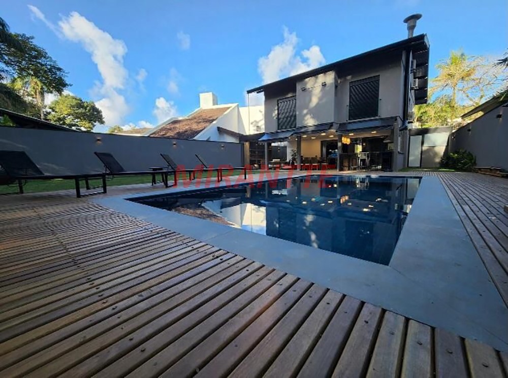 Cond. fechado de 330m² com 5 quartos em RIVIERA DE SAO LOURENCO