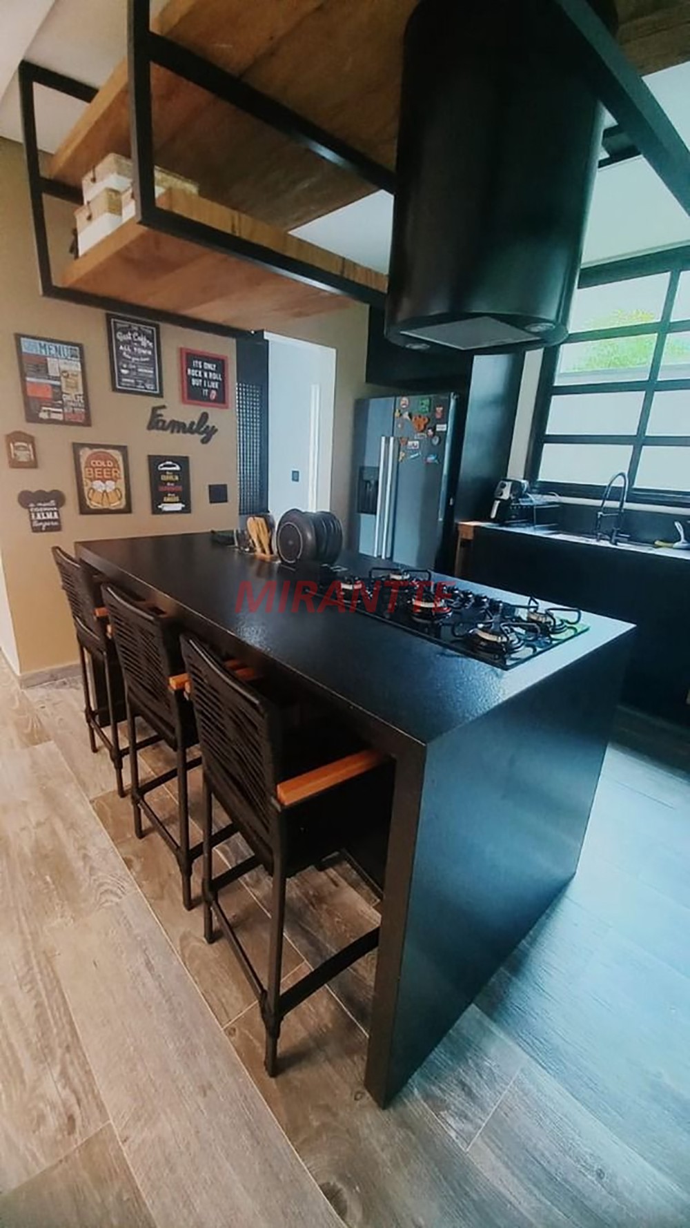 Cond. fechado de 330m² com 5 quartos em RIVIERA DE SAO LOURENCO