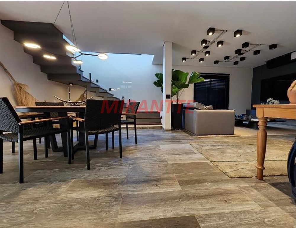 Cond. fechado de 330m² com 5 quartos em RIVIERA DE SAO LOURENCO
