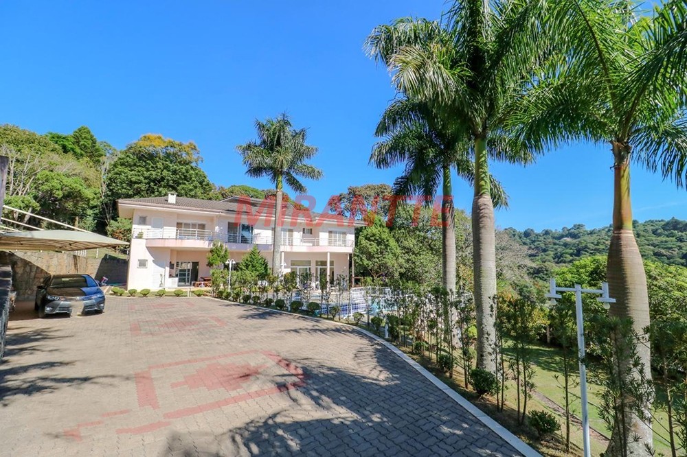 Sobrado de 350m² com 4 quartos em Serra Da Cantareira
