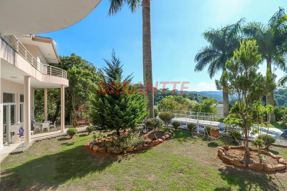 Sobrado de 350m² com 4 quartos em Serra Da Cantareira