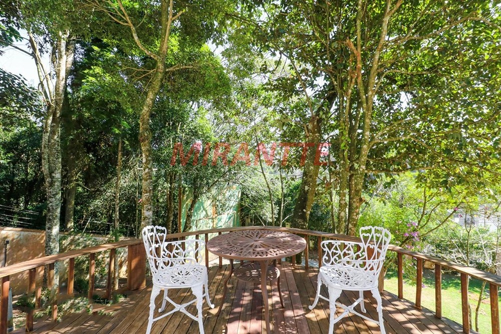 Sobrado de 350m² com 4 quartos em Serra Da Cantareira