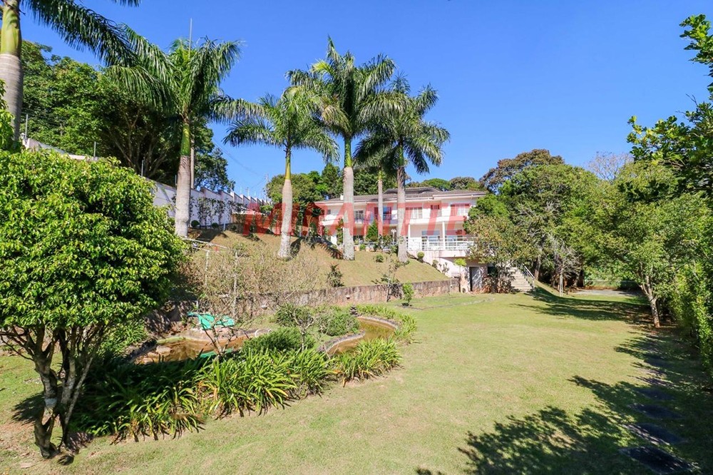 Sobrado de 350m² com 4 quartos em Serra Da Cantareira