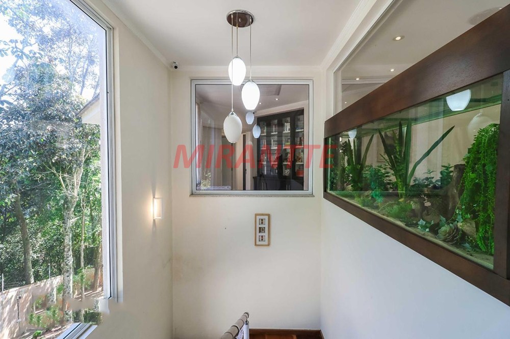 Sobrado de 350m² com 4 quartos em Serra Da Cantareira