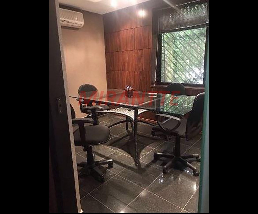 Comercial de 211m² em Vila Deodoro