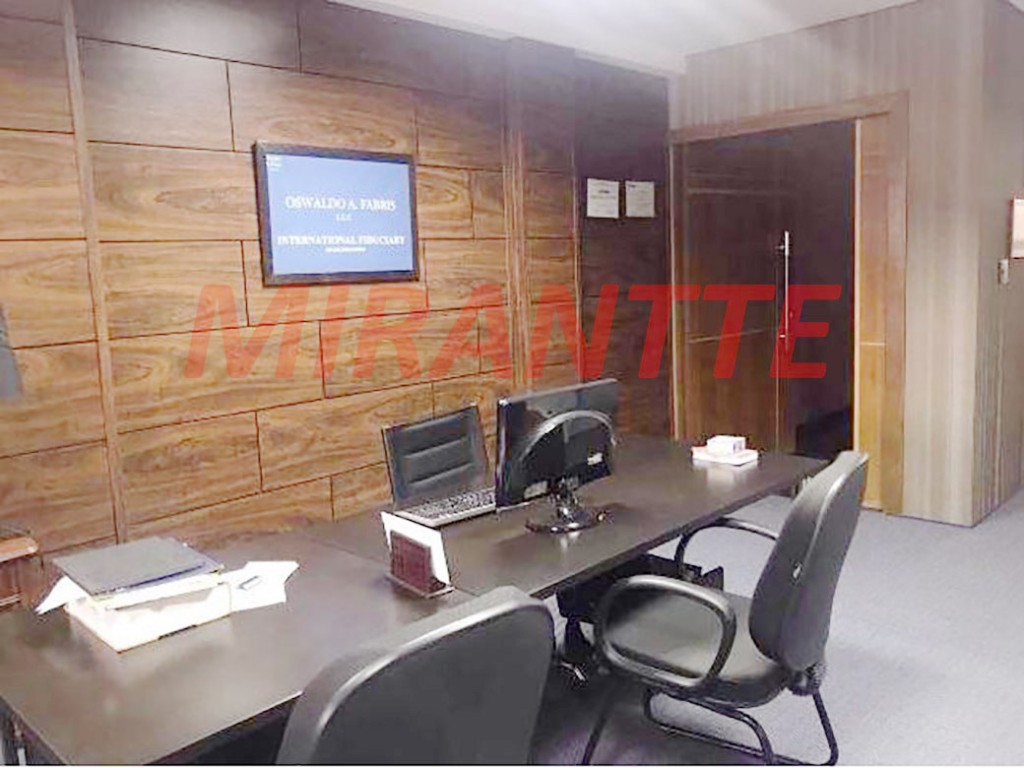 Comercial de 211m² em Vila Deodoro