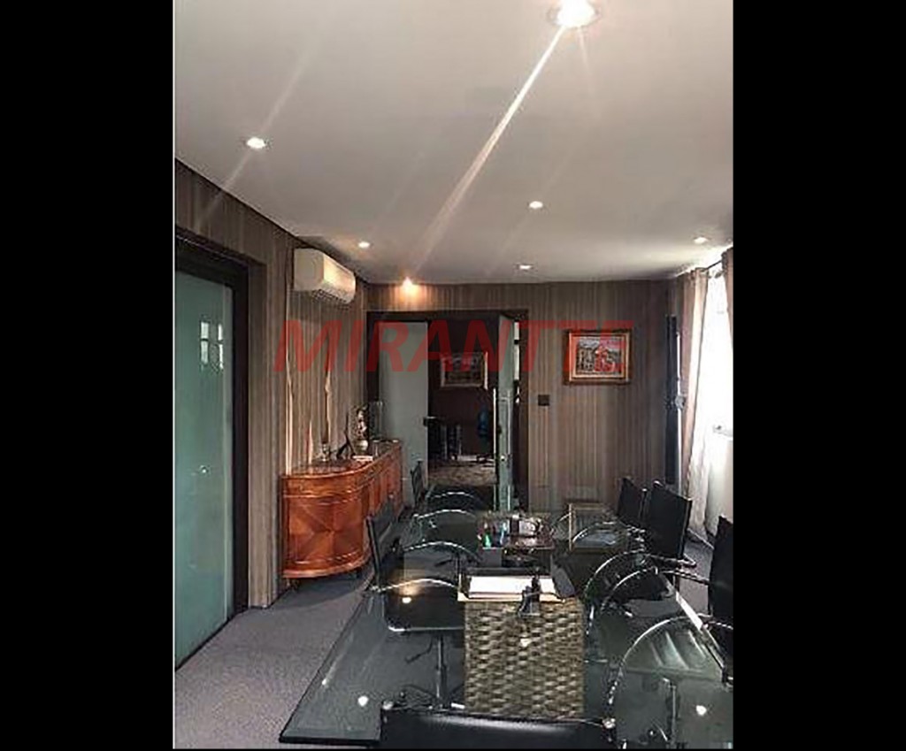 Comercial de 211m² em Vila Deodoro