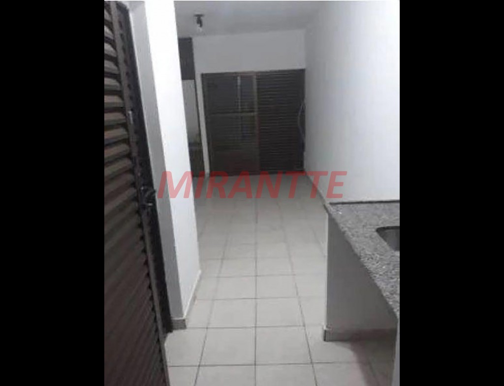 Comercial de 2000m² com 63 quartos em Cambuci