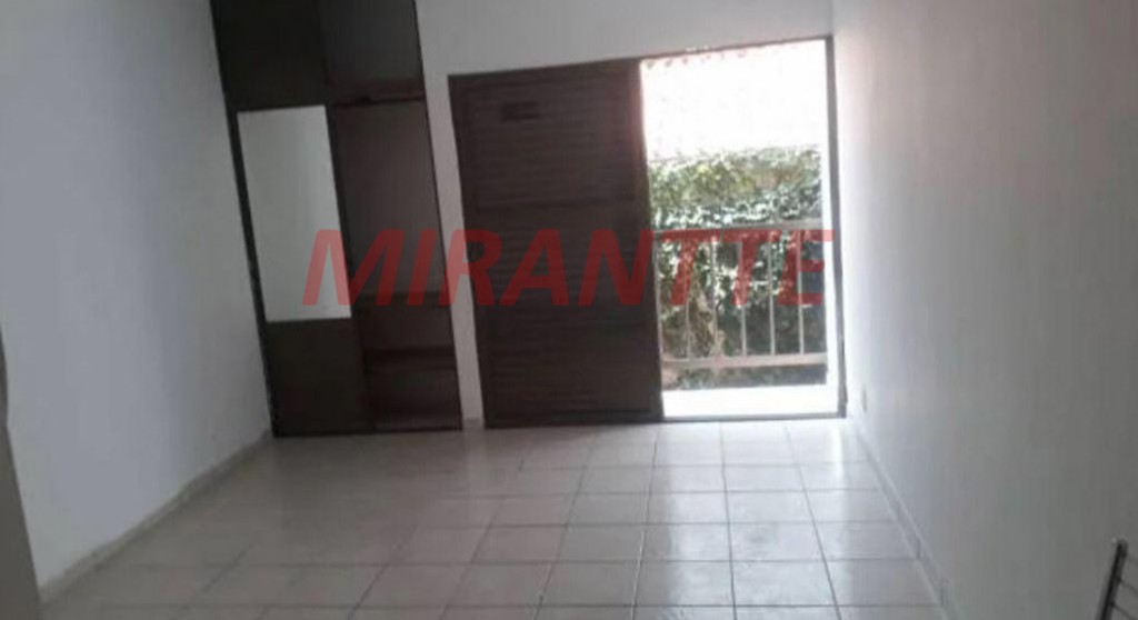 Comercial de 2000m² com 63 quartos em Cambuci