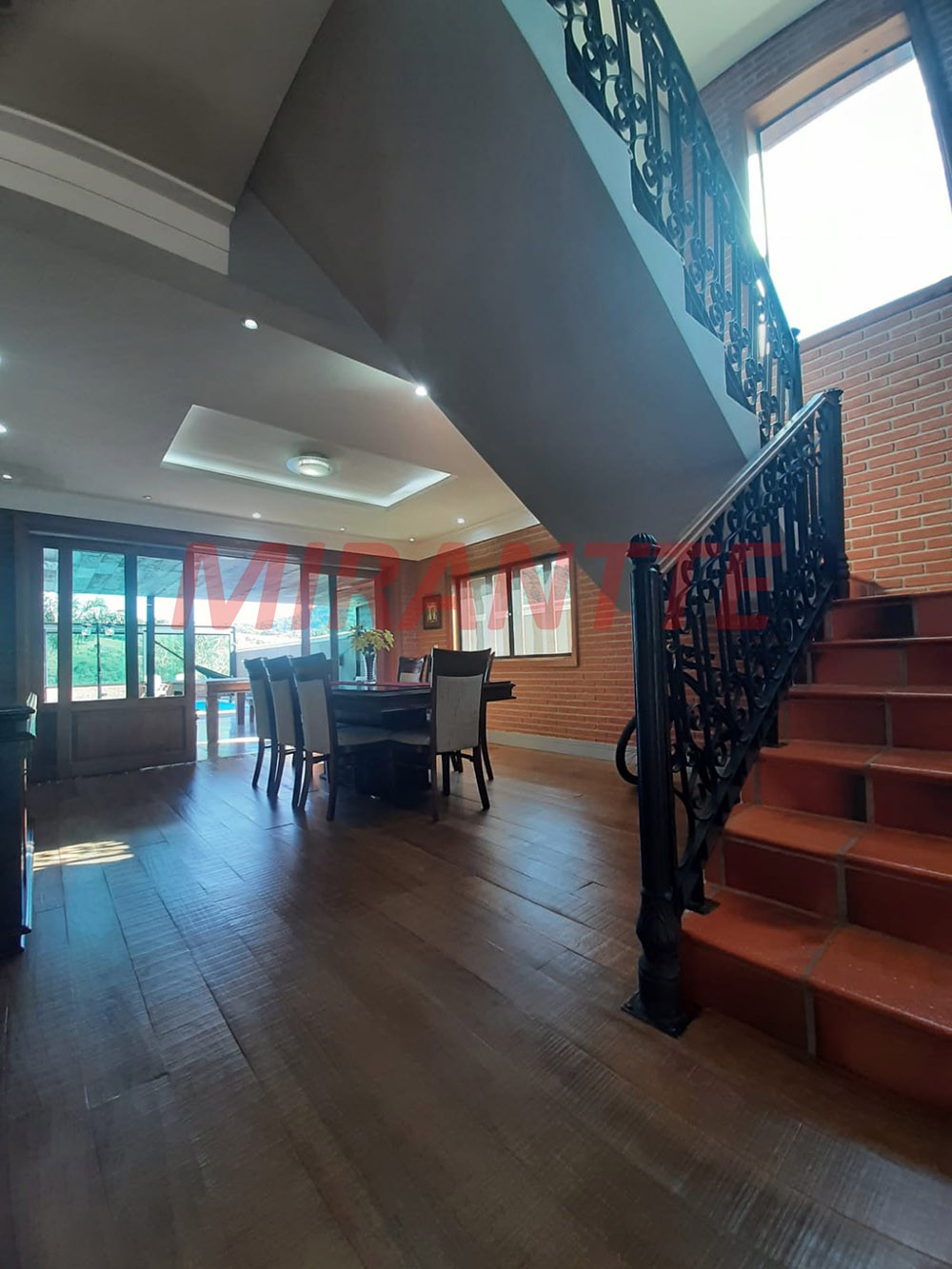 Sobrado de 296m² com 4 quartos em Cachoeira