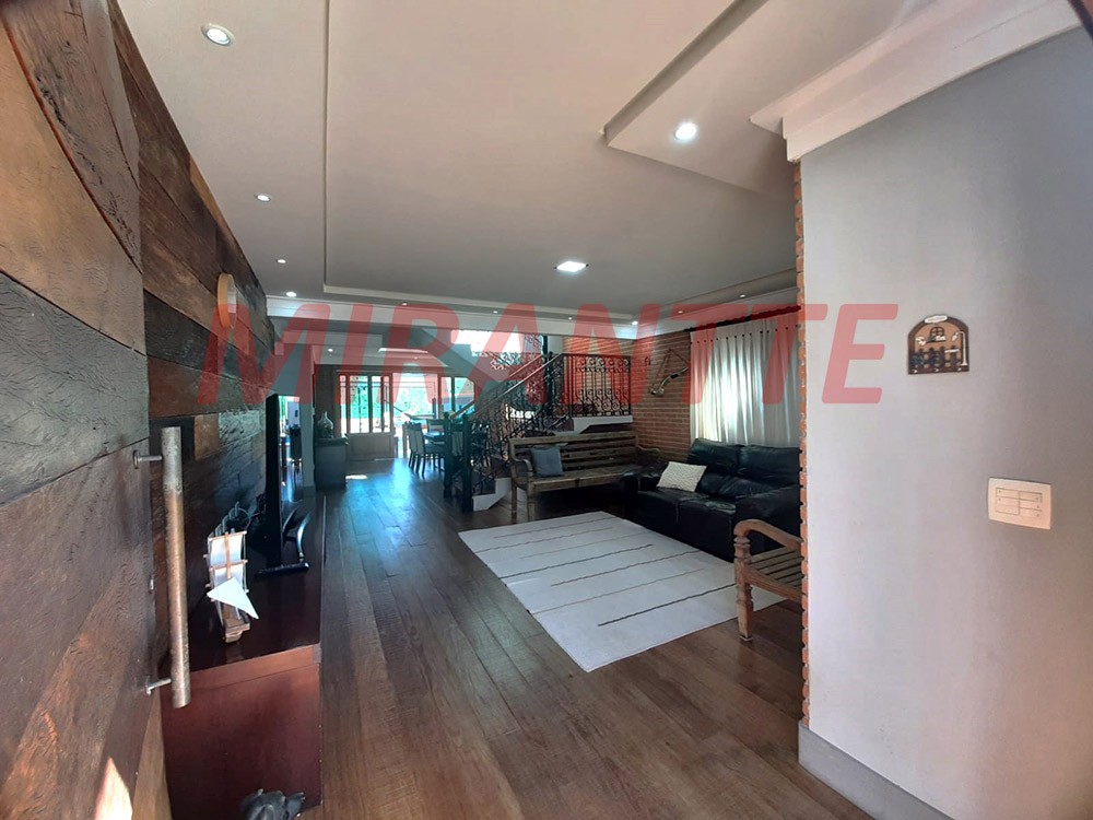 Sobrado de 296m² com 4 quartos em Cachoeira