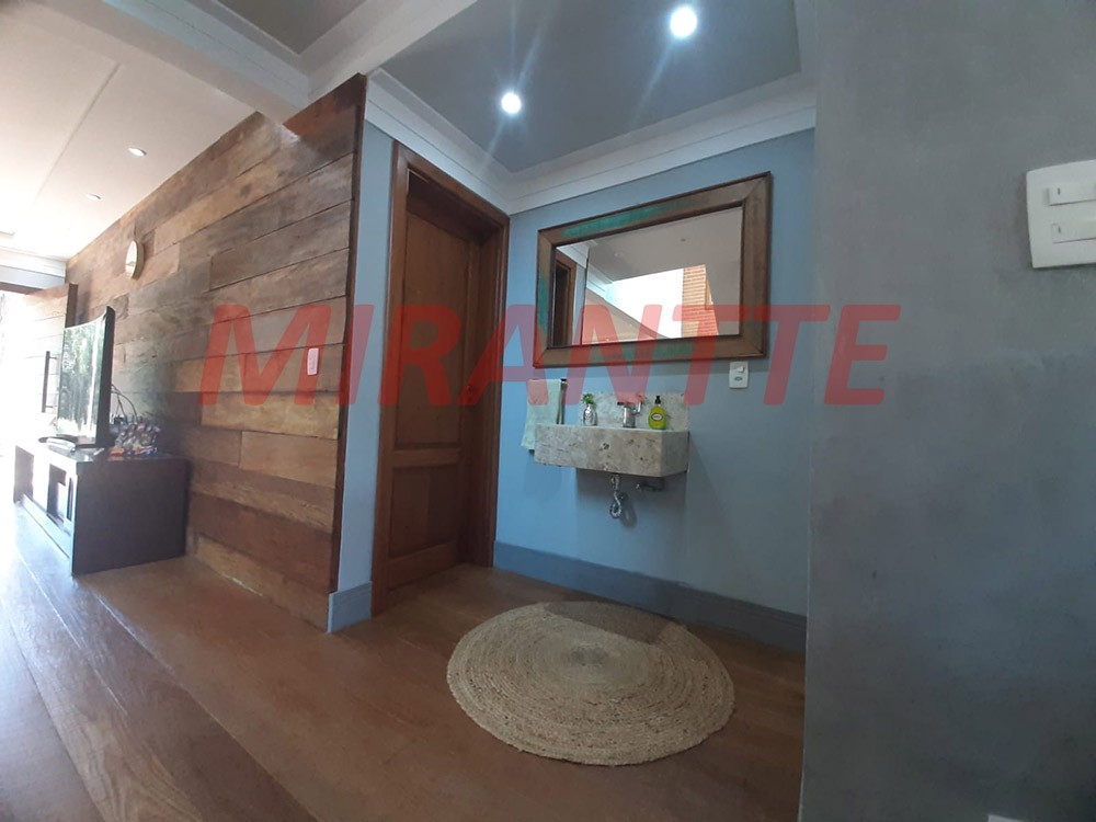Sobrado de 296m² com 4 quartos em Cachoeira