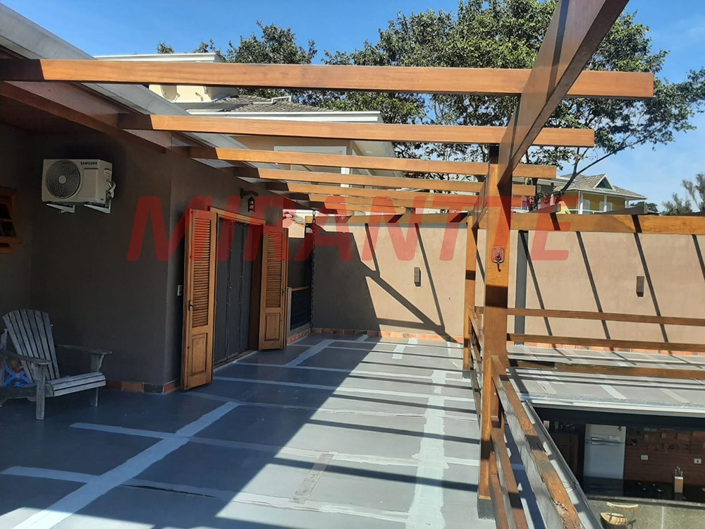 Sobrado de 296m² com 4 quartos em Cachoeira