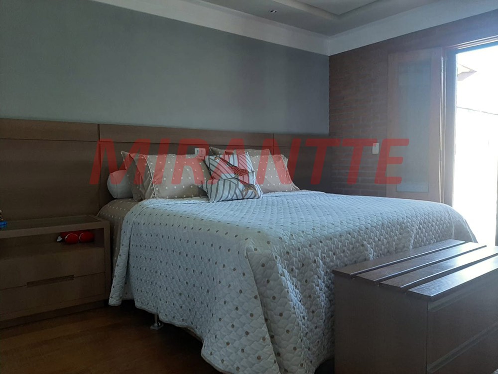 Sobrado de 296m² com 4 quartos em Cachoeira