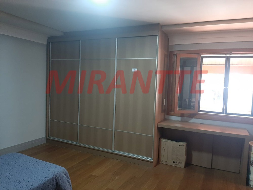 Sobrado de 296m² com 4 quartos em Cachoeira