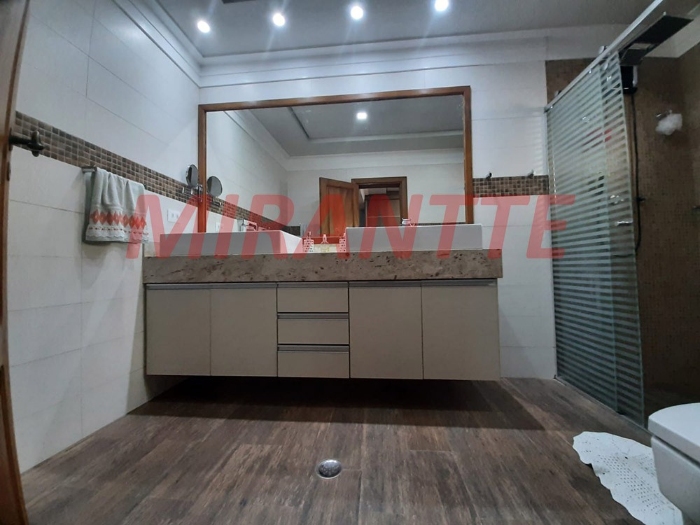Sobrado de 296m² com 4 quartos em Cachoeira