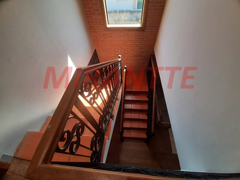 Sobrado de 296m² com 4 quartos em Cachoeira