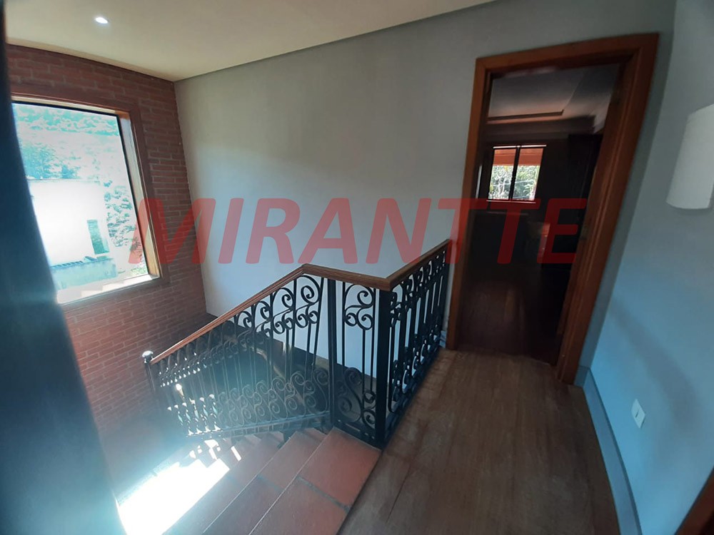 Sobrado de 296m² com 4 quartos em Cachoeira