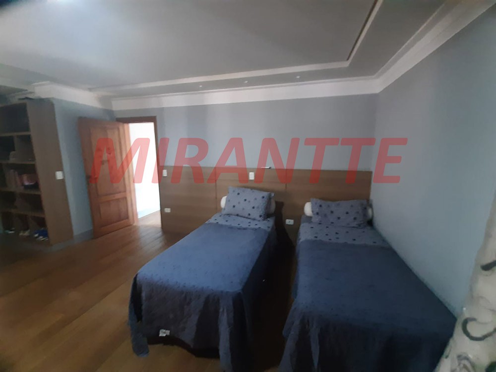 Sobrado de 296m² com 4 quartos em Cachoeira