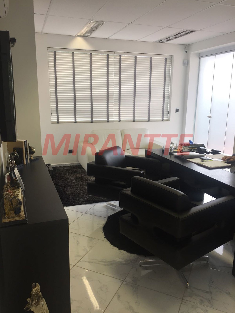 Sobrado de 371m² com 3 quartos em Pacaembu