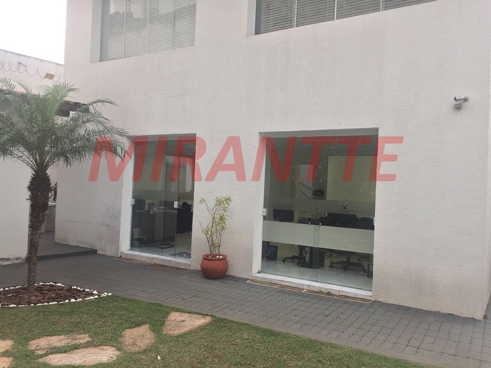 Sobrado de 371m² com 3 quartos em Pacaembu