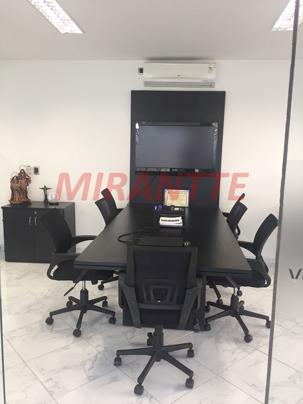 Sobrado de 371m² com 3 quartos em Pacaembu