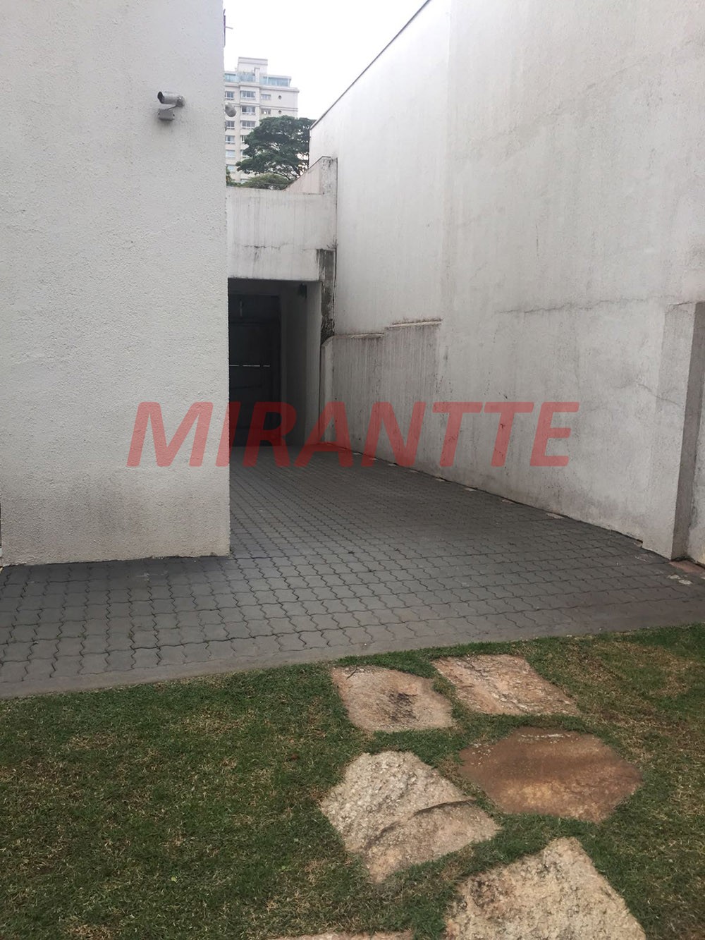 Sobrado de 371m² com 3 quartos em Pacaembu